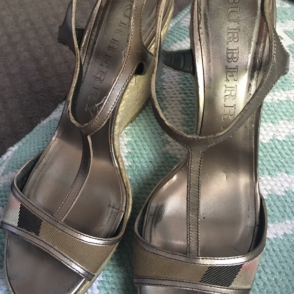 Authentic Burberry wedge shoes - Picture 2 of 3